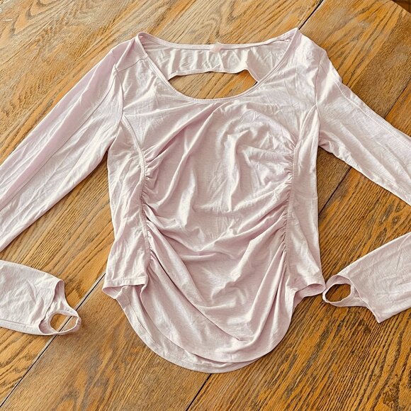 FREE PEOPLE light pink cut out back, thumb holes, ruched sides/exc cond/XL - Picture 1 of 6